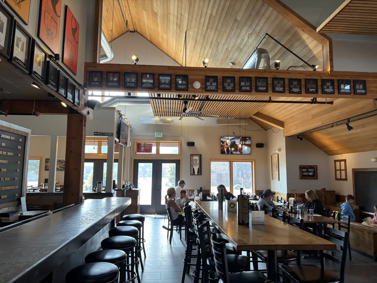 The long bar and seating at Sunriver Brewing after the refresh