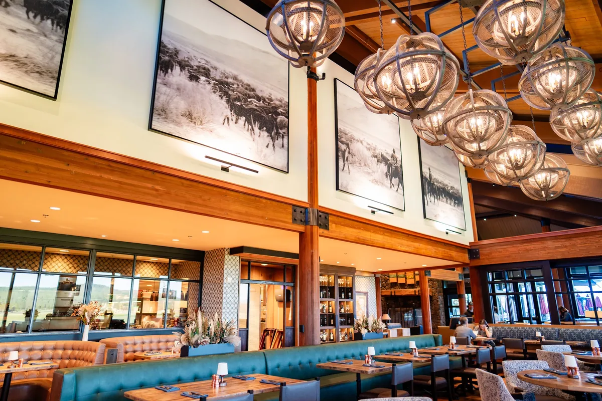 Dining room at The Lodge at Sunriver Resort