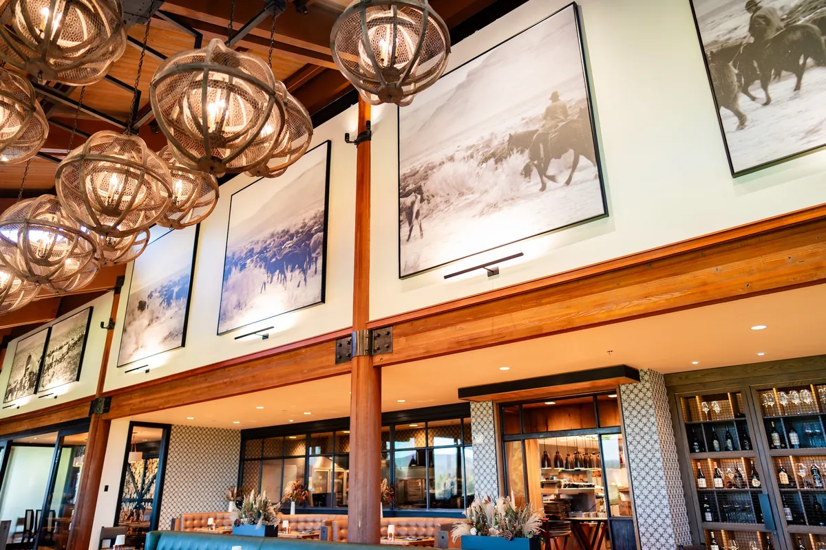 Lodge restaurant with timber posts and lantern lighting