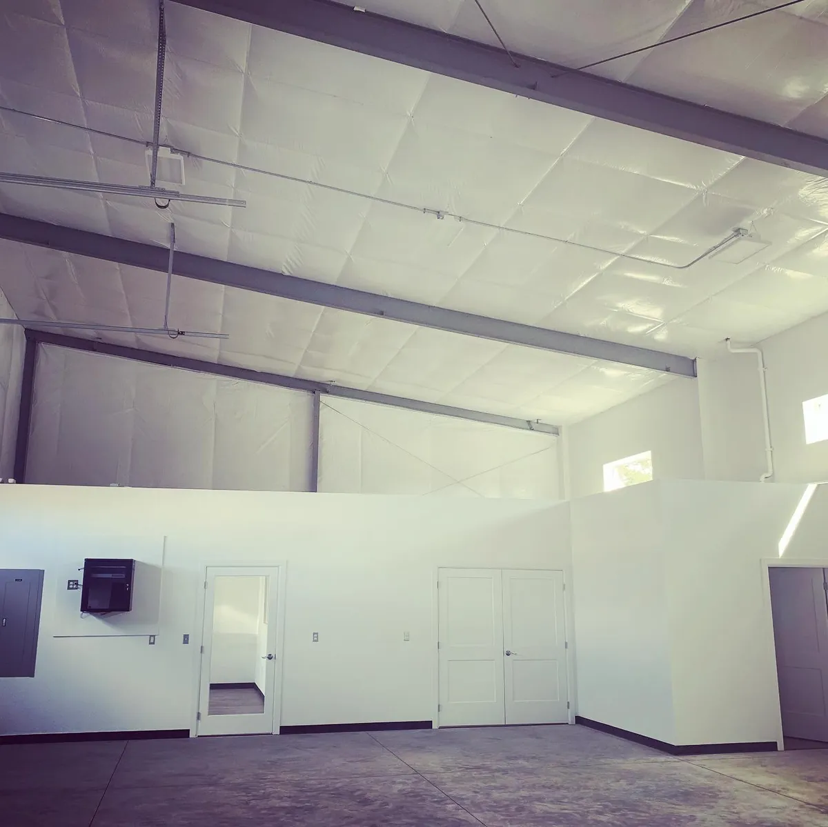 Open interior of a pre-engineered metal building